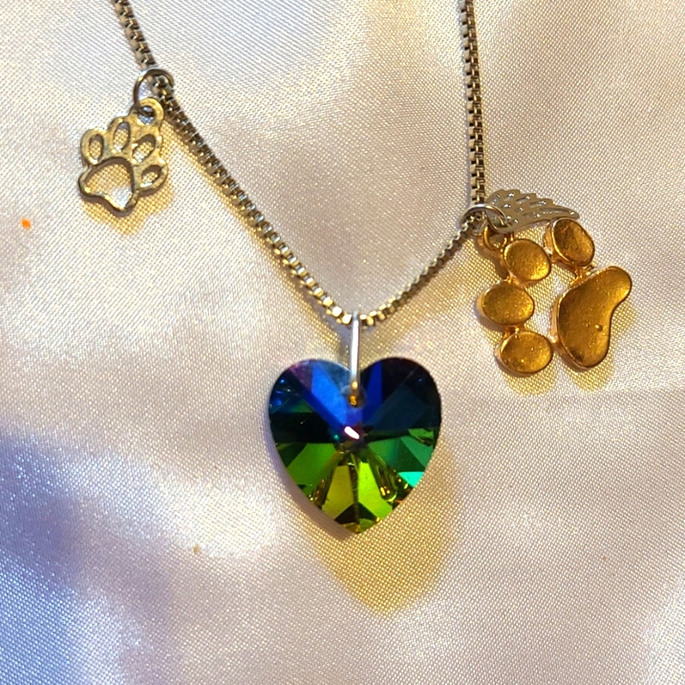 Boxchain necklace 4 charms crystal rainbow heart 2 paws tiny wing